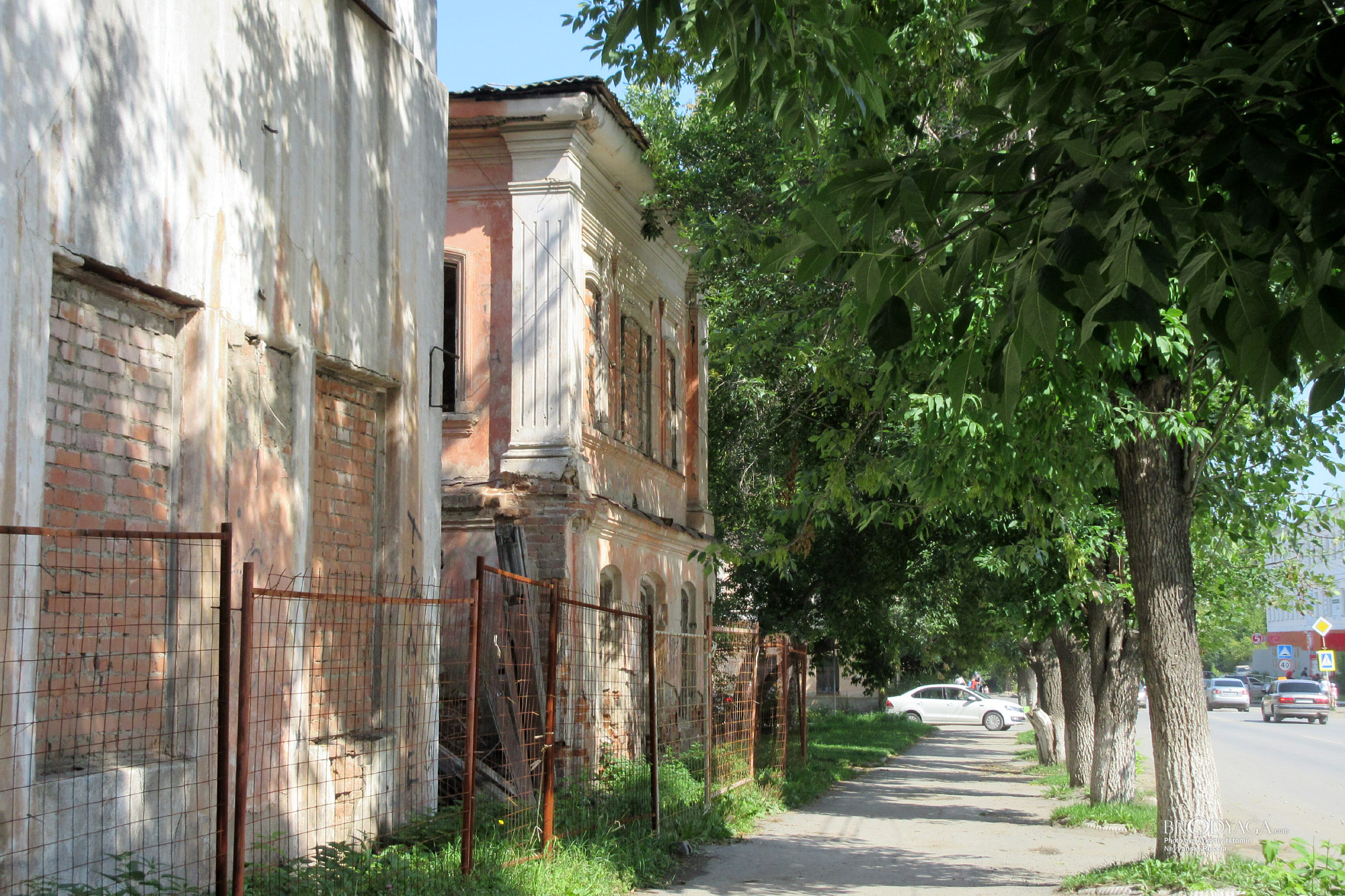 Особняк купца Мередина, Октябрьский проспект 3, Невьянск (Nevyansk)